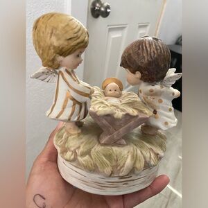 1
Moppets Fran Mar 1972 Nativity Music Box Angels Christmas Baby Jesus in Manger